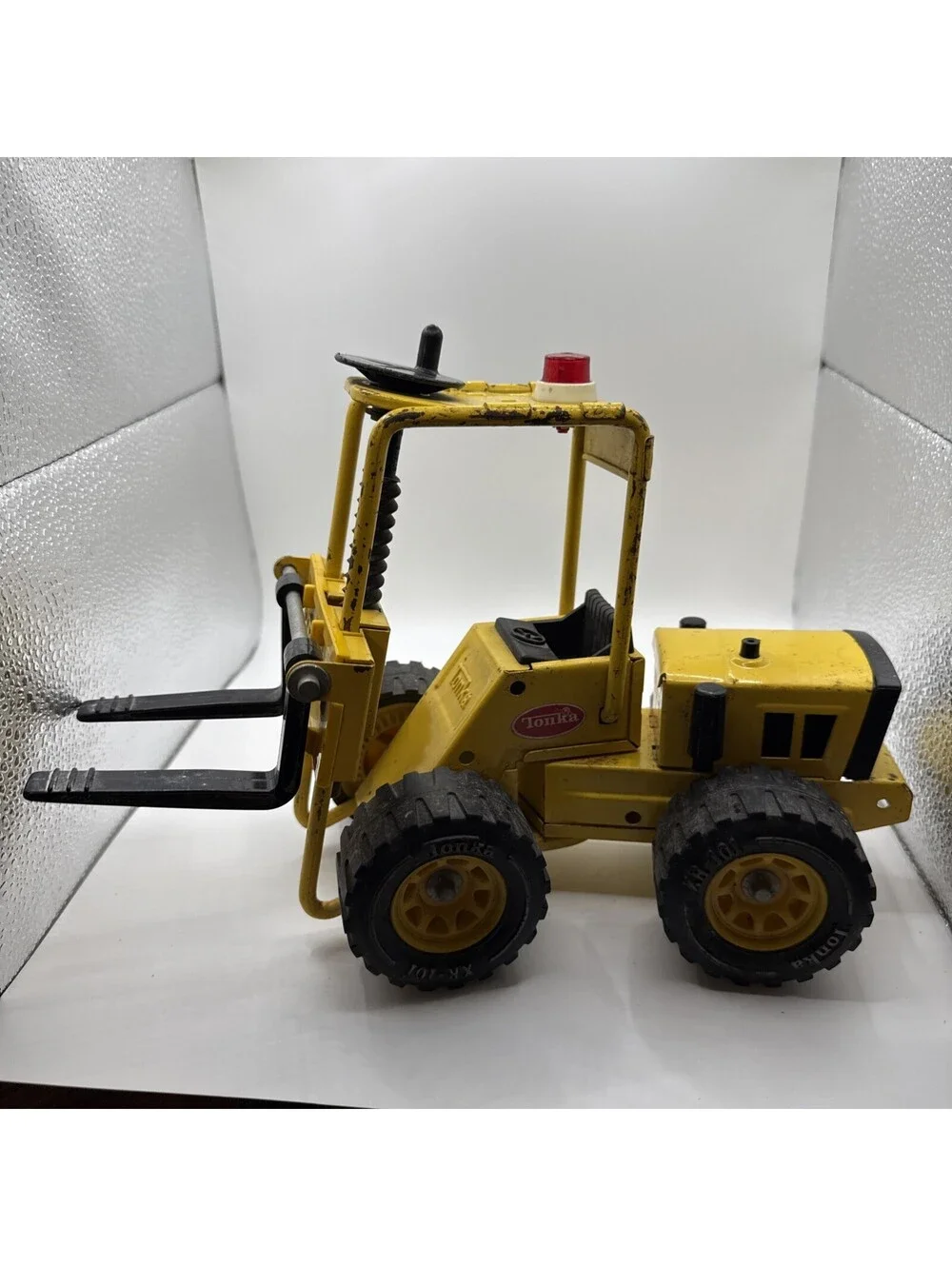 1970’s Vintage Tonka Truck Pressed Steel Metal Toy Forklift XR-101 #52900